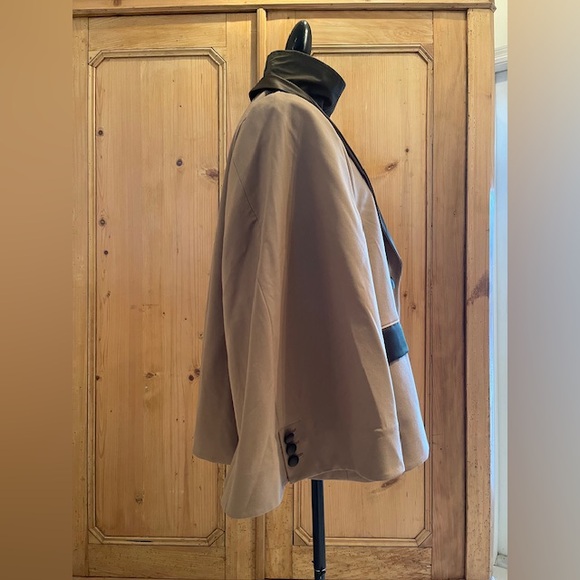 Sacai Anorak Tuxedo Cape-Sleeve Jacket - Picture 7 of 12